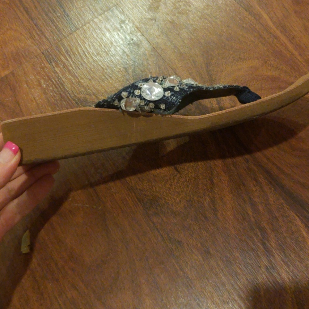 shoes - Picture 2 of 2